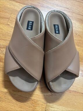 ROAM Women's Taupe Crossover Slide Mules